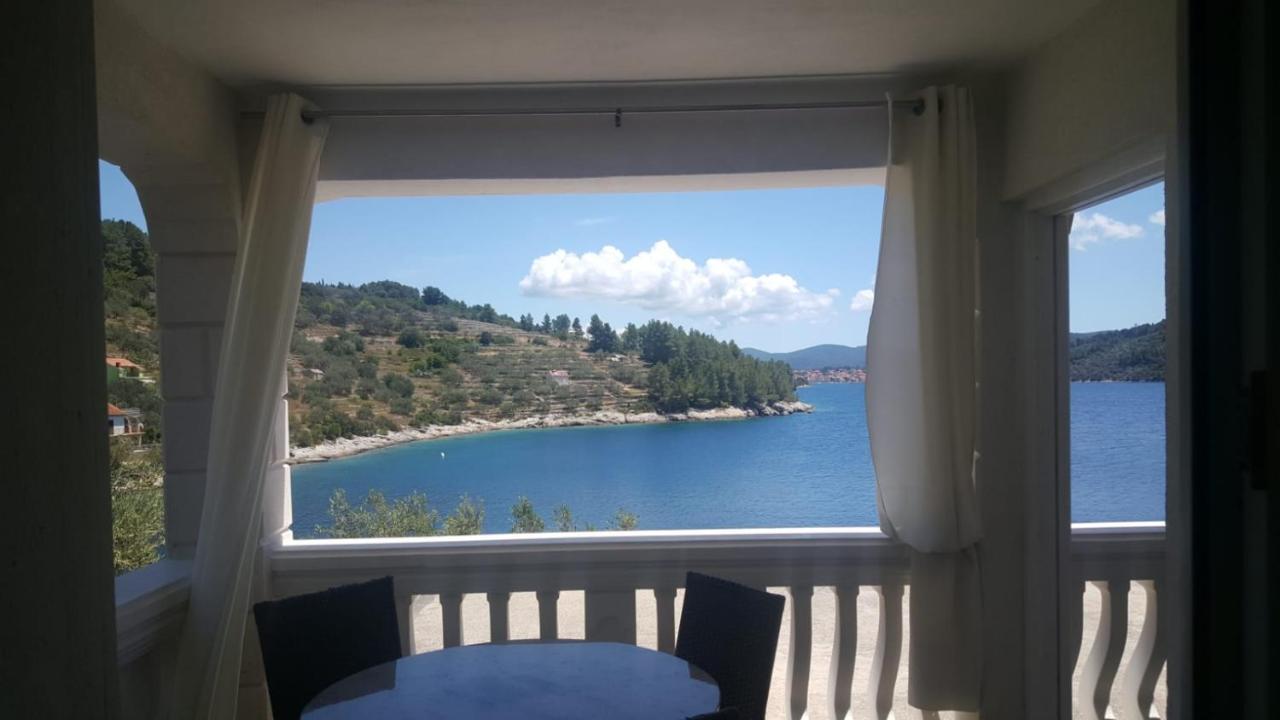 Rosa * Vela Luka