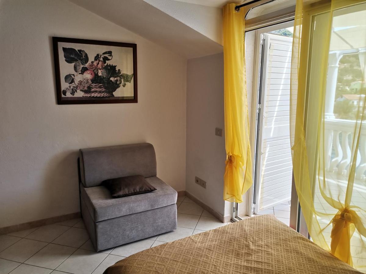 Rosa Apartamento Vela Luka