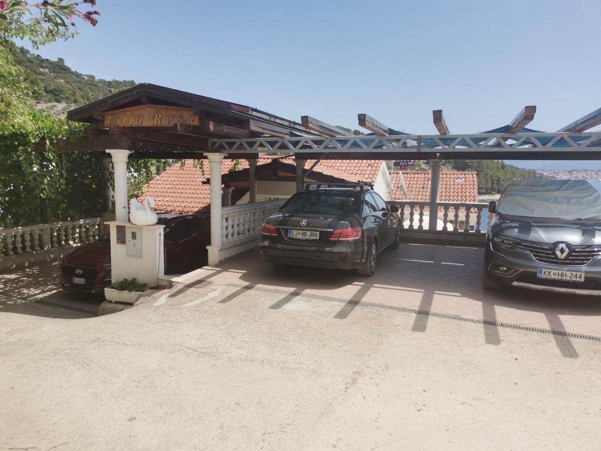 Rosa Apartment Vela Luka
